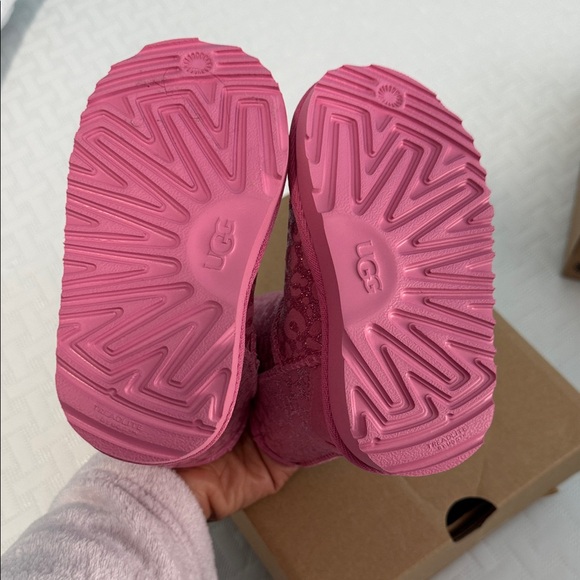 UGG Classic Glitter Leopard Boots - Pink - Picture 5 of 5